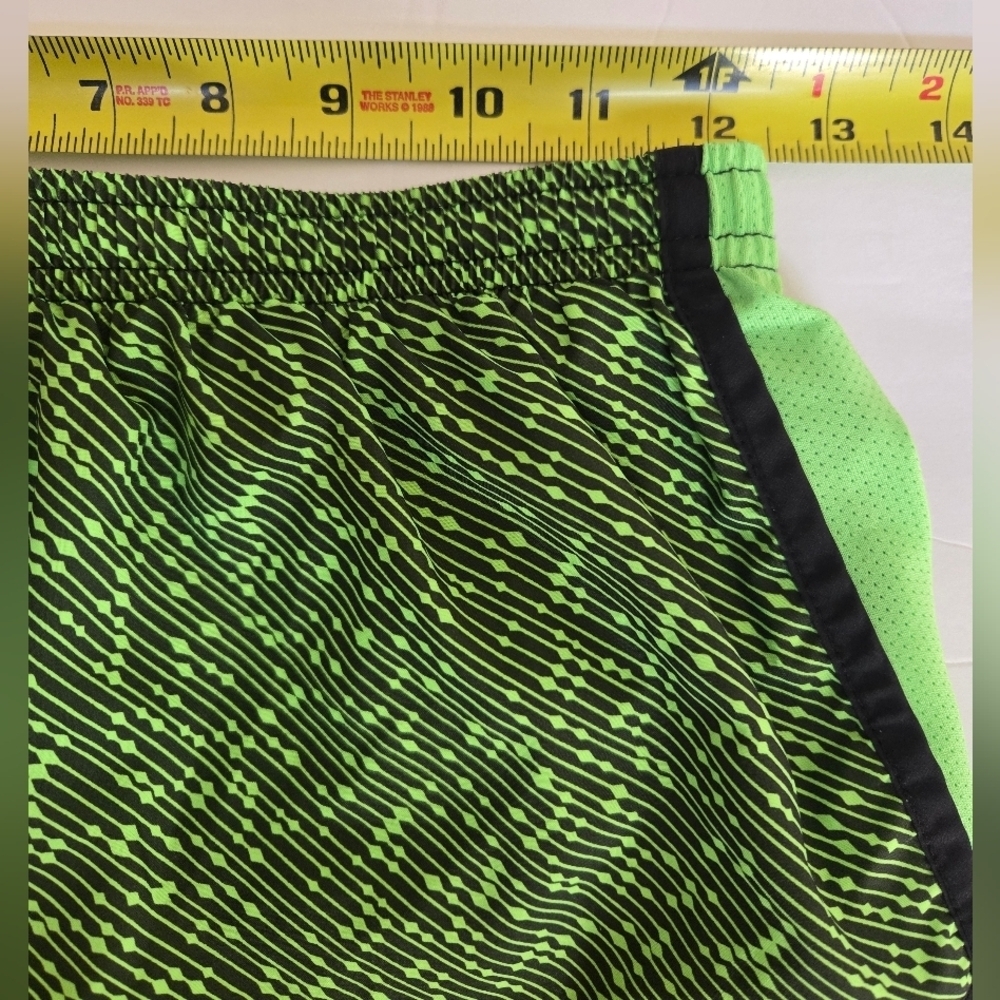 NIKE Dri Fit Green Women's Athletic Shorts.Size S - Picture 7 of 9